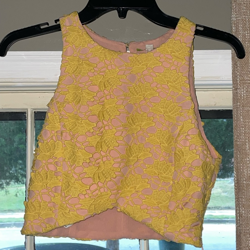 Gianni Bini : cropped top  Color: Yellow & Tan    Size: XS